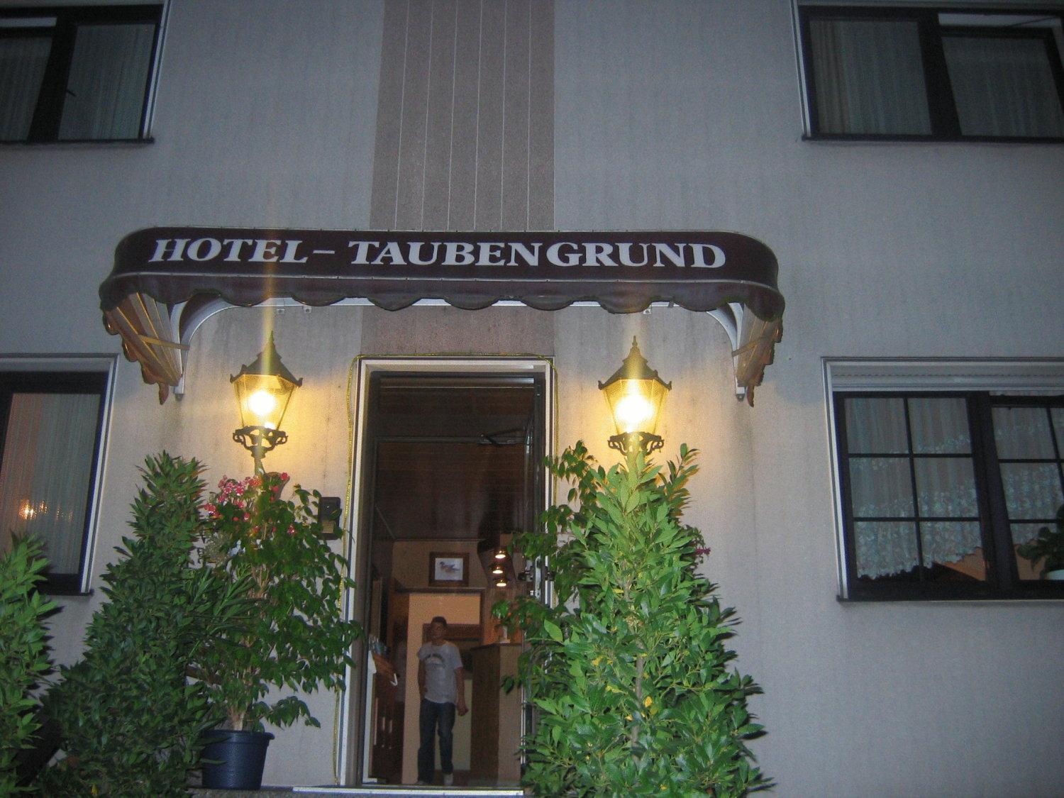 Airport-Hotel Zum Taubengrund Кельстербах Экстерьер фото
